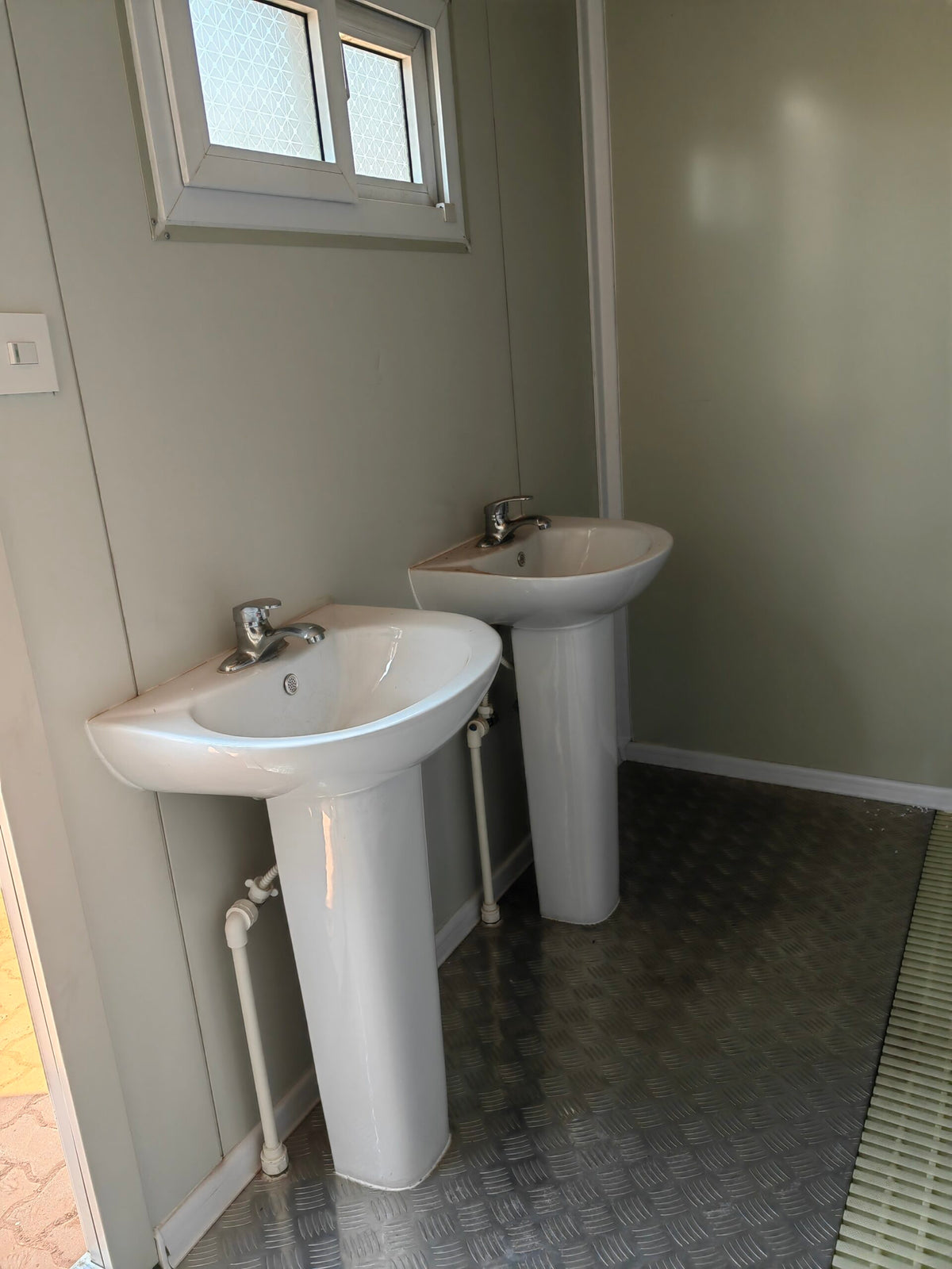 6m (20ft) Shower Ablution Container — Six Showers — supplier gallery view 2; Container Shower Ablution Unit 6 Shower / 5 Basin